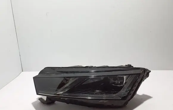 Skoda Octavia Mk4 Headlight/headlamp 5E4941015A