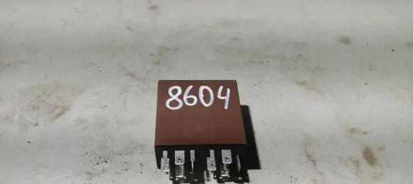 Volkswagen PASSAT B5 Window wiper relay 4B0955531C 72WA403