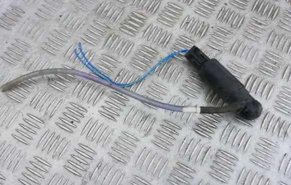 Mercedes-Benz CL C215 Windscreen/windshield washer pump