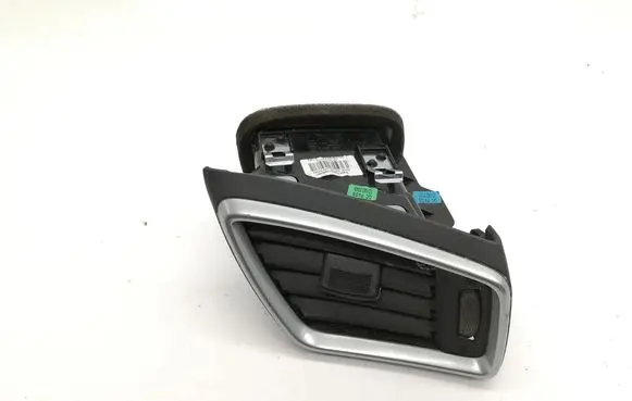 Nissan Qashqai Dashboard air vent grill cover trim 68760HV50A