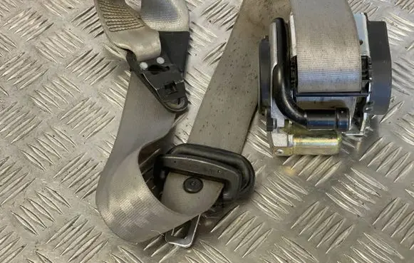 Audi A4 S4 B7 8E 8H Front seatbelt 604718600