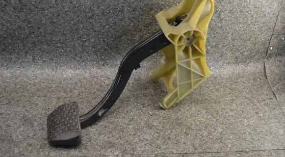 BMW 7 E65 E66 Brake pedal 6752517 35.10-675217