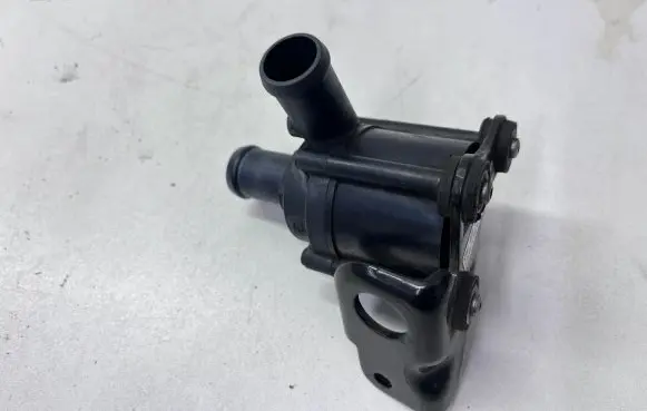 Volkswagen PASSAT B8 USA Electric auxiliary coolant/water pump AC0122063M
