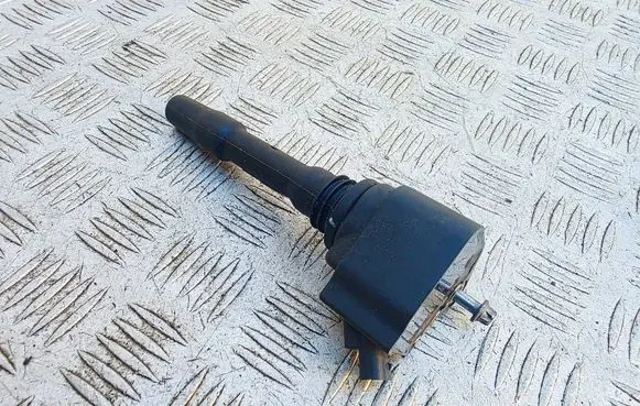 BMW 2 F22 F23 High voltage ignition coil 8643360 77850002