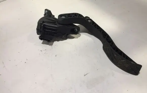 Audi A4 S4 B7 8E 8H Accelerator throttle pedal 8E1723523J