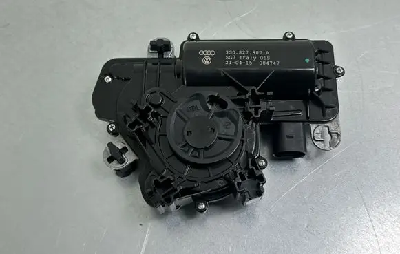 Volkswagen PASSAT B8 Tailgate/trunk/boot lift motor 3G0827887A 084747