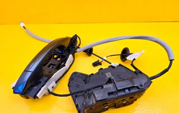 Skoda Kodiaq Front door lock 5TB837016A 5N0839885H