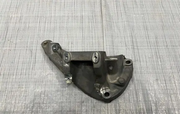 Alfa Romeo Giulia Engine mounting bracket 670052277