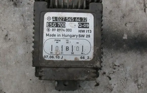 Mercedes-Benz S W220 Fan control module A0275456432