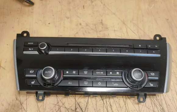 BMW 5 GT F07 Climate control unit 9233658 923365801
