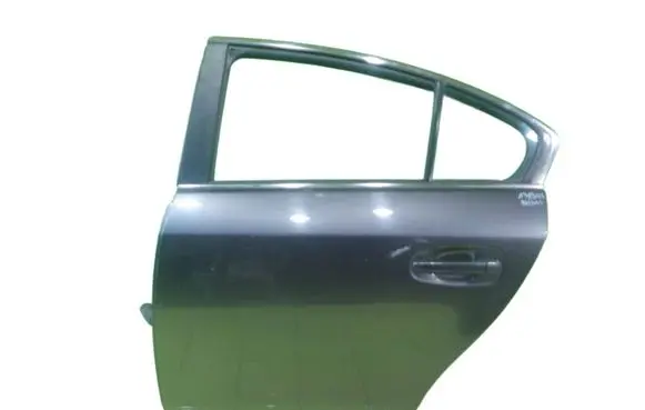 Toyota Avensis T270 Rear door LEWE