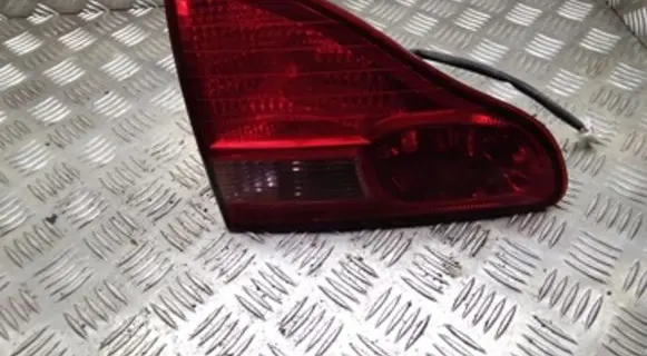 Toyota Avensis Verso Tailgate rear/tail lights