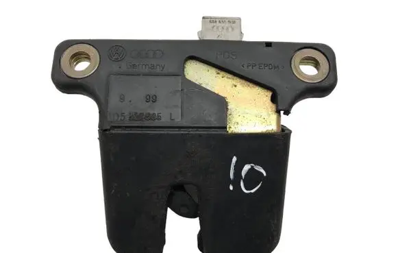 Audi A4 S4 B5 8D Tailgate/trunk/boot lock/catch/latch 8D5827505L