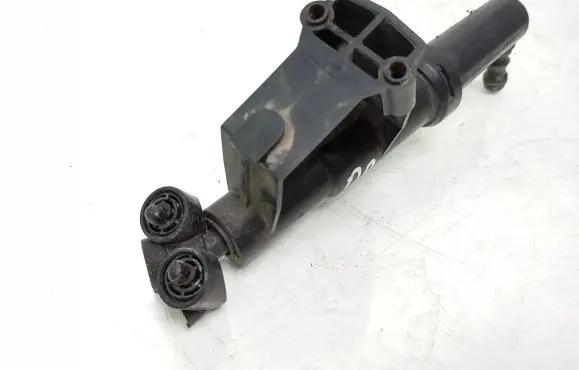 Volvo C30 Headlight washer spray nozzle 30661085 30661085002 1307030347