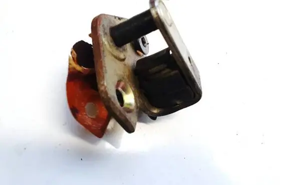 Ford Mondeo Mk III Front door lock loop/hook striker 