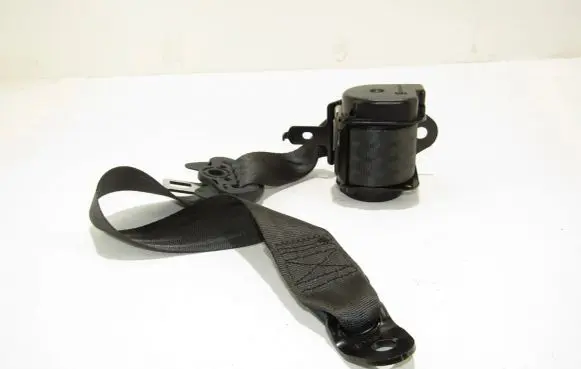 Hyundai ix20 Rear seatbelt
