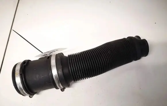 Opel Astra H Air intake hose/pipe 13105267
