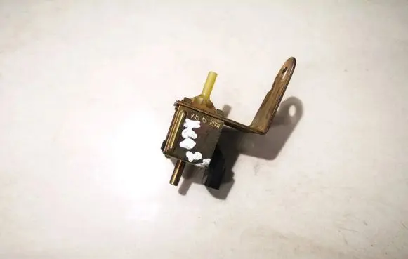 Audi A4 S4 B5 8D Turbo solenoid valve 437906283a