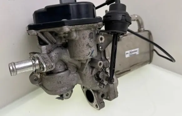 Audi Q5 SQ5 EGR valve cooler MM111R2 V29004569