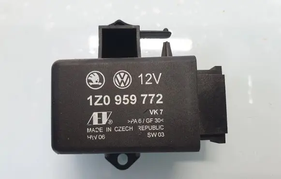 Volkswagen PASSAT B6 Other control units/modules 1Z0959772