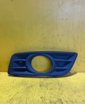 Volvo V50 Front bumper lower grill 30779100-LH