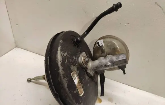 Audi A4 S4 B5 8D Brake booster 8D0612105F