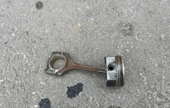 Volkswagen Up Piston with connecting rod 031104CF
