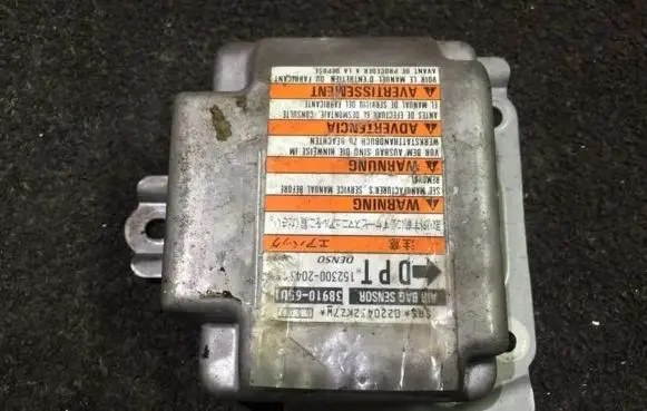 Suzuki Grand Vitara I Airbag control unit/module 3891065d11 152300-2043