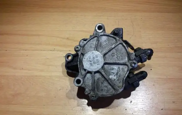 Peugeot 607 Vacuum pump 4R8Q2A451AE