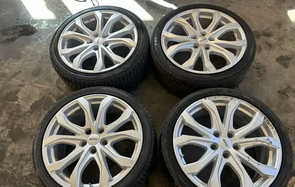 R20 alloy rim