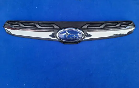 Subaru Forester SJ Front bumper upper radiator grill 91122SG090