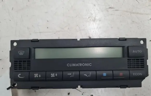 Volkswagen PASSAT B5.5 Climate control unit