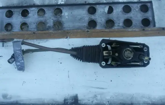 Volkswagen PASSAT B5 Gear shift rod 8D0711613J