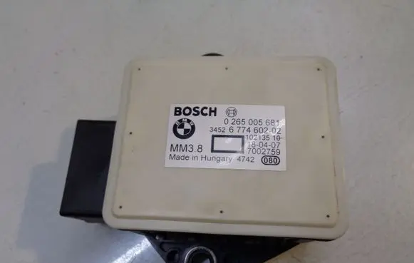BMW 5 E60 E61 ESP acceleration yaw rate sensor 6774602