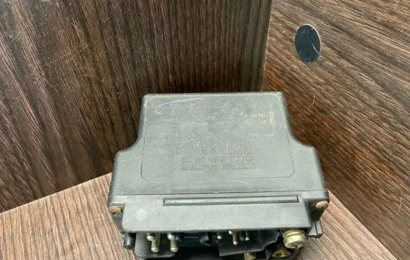Mercedes-Benz Sprinter W901 W902 W903 W904 Glow plug pre-heat relay 0015459732