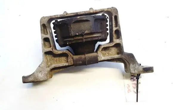 Engine mount bracket