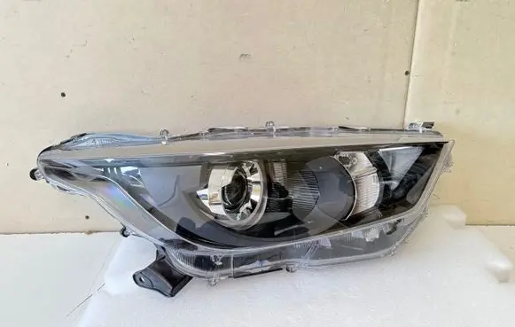 Toyota Yaris XP210 Headlight/headlamp
