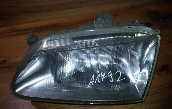 Renault Megane I Headlight/headlamp 7701672734