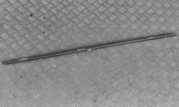 BMW 4 F32 F33 Door glass trim 72802937280294