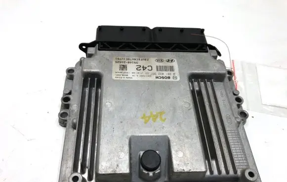 Hyundai i40 Engine control unit/module ECU 0281032997