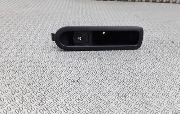 Renault Modus Electric window control switch 8200635069