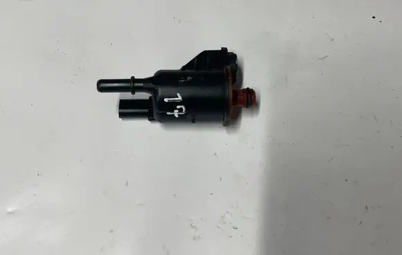 Chevrolet Camaro Engine mount vacuum valve 12630282