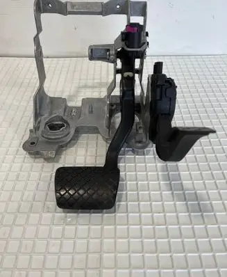 Audi A4 S4 B8 8K Pedal assembly 8K1721117