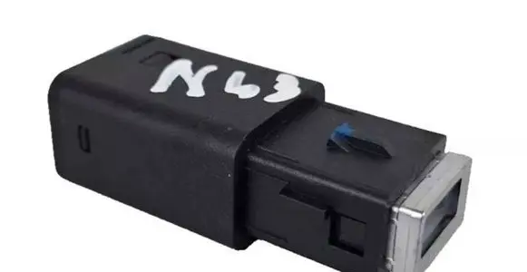 Peugeot 2008 II USB socket connector 98217039DX