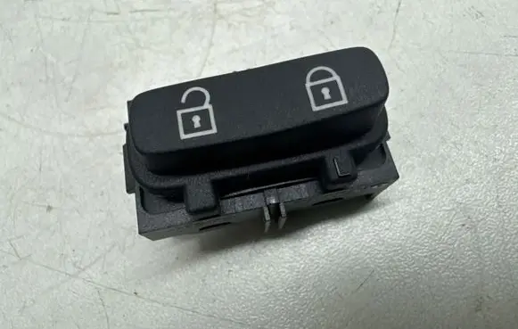 Volvo XC70 Central locking switch button 30710475