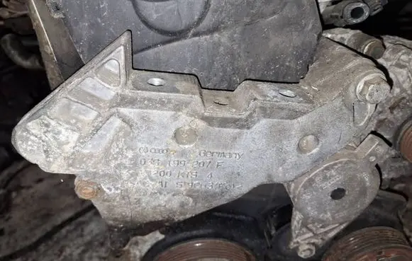 Volkswagen PASSAT B6 Engine mounting bracket 03g199207f