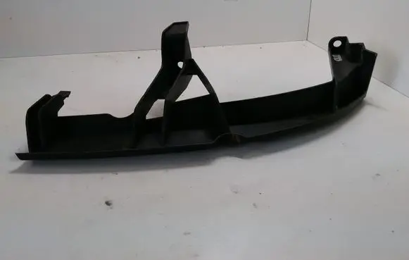 Front bumper mounting bracket