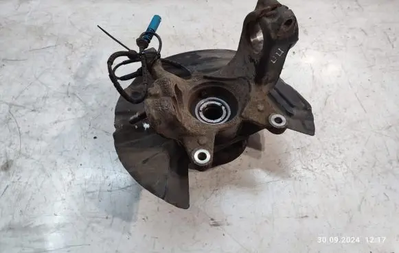 BMW X3 E83 Front wheel hub
