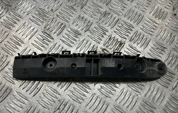 Rear bumper mounting bracket