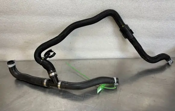 Engine coolant pipe/hose